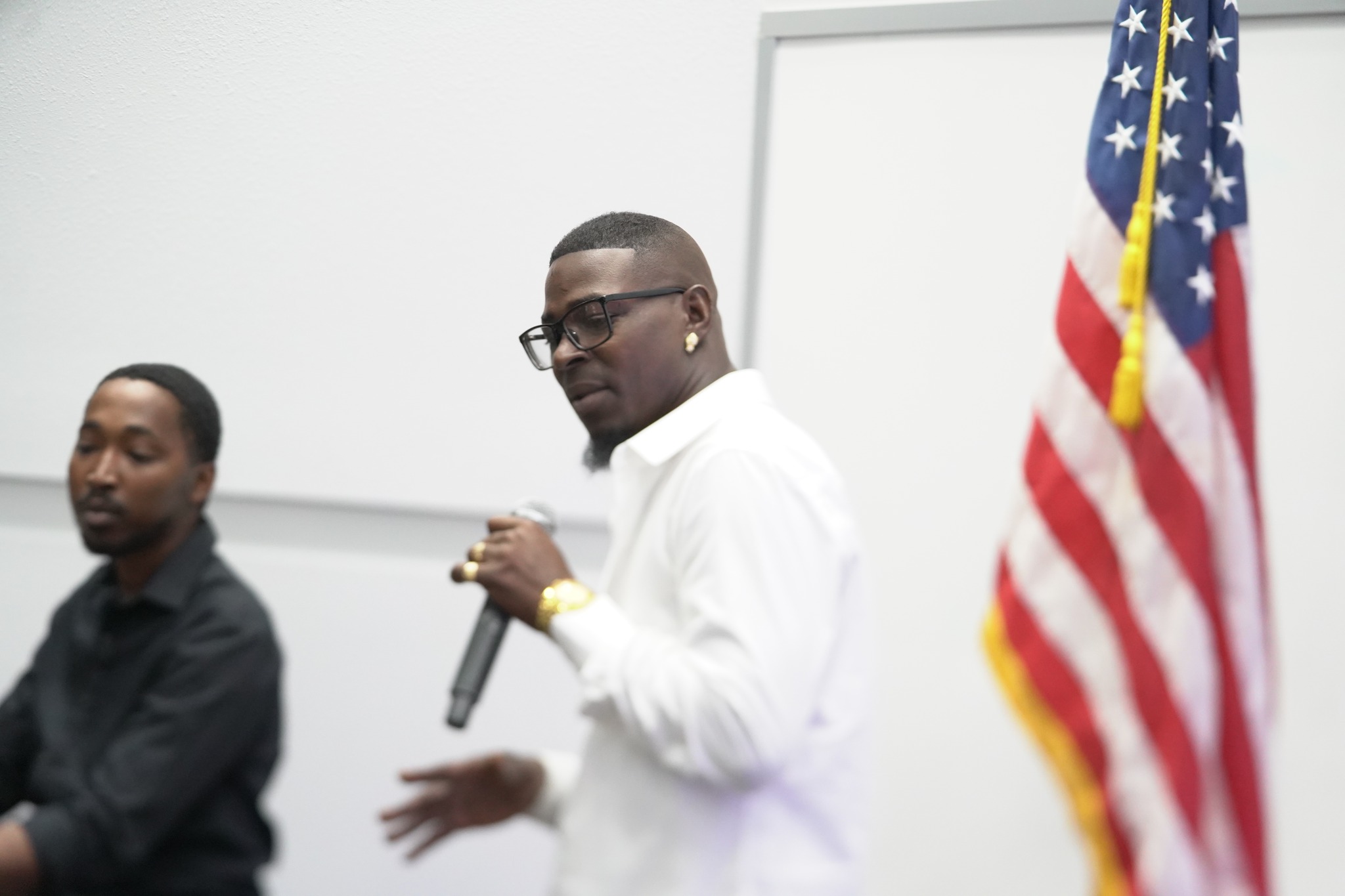 Guest singer Jibri Houston singing